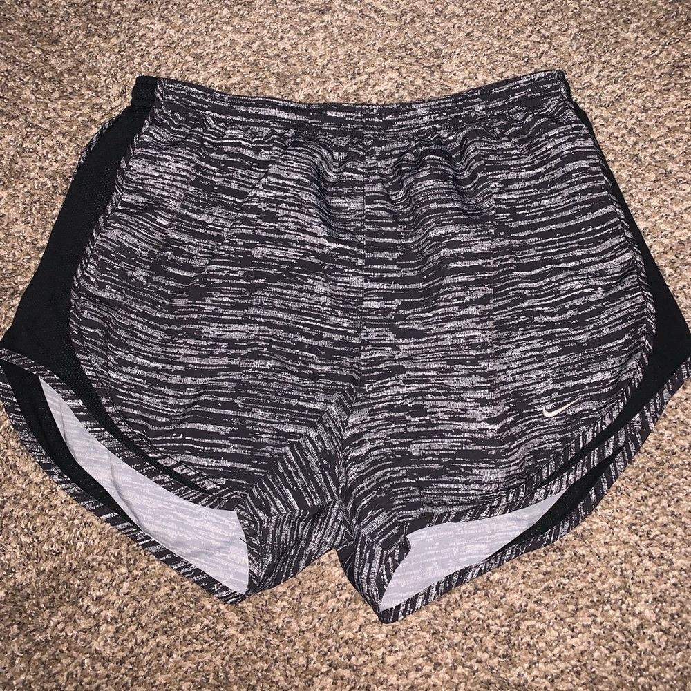 nike shorts practically new